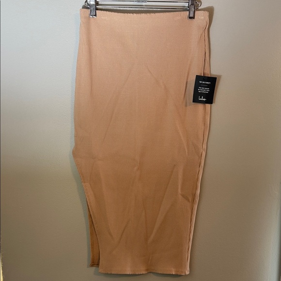 NWT Lulus Tan Bodycon Ribbed Side Slit Skirt Size M - Picture 3 of 11